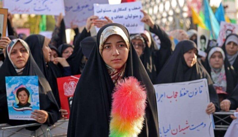 بتجميد "قانون الحجاب".. ما مدى نجاح قيادة طهران في امتصاص الصدى السوري؟