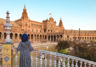 من بينها تقديم معلومات عن البطاقات المصرفية …أسبانيا تعلن عن قانون جديد يستهدف السياح القادمين