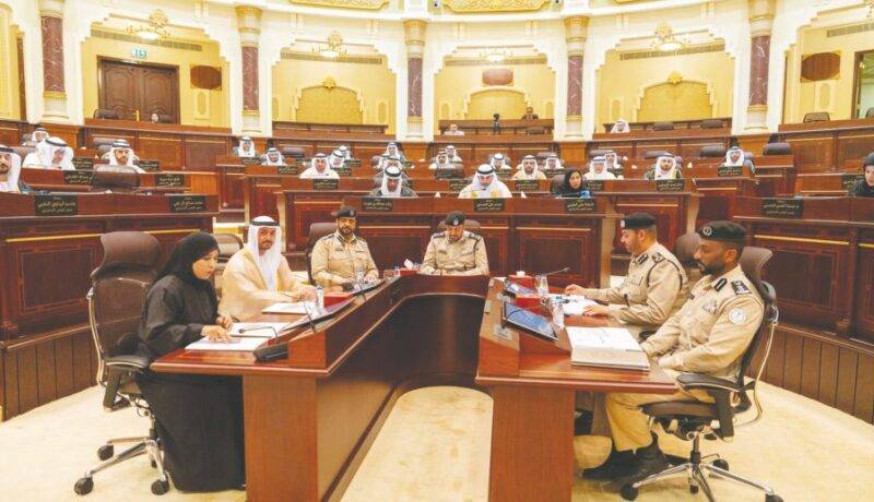 استشاري الشارقة يجيز مشروع قانون بشأن معاشات التقاعد للعسكريين ‹ جريدة الوطن