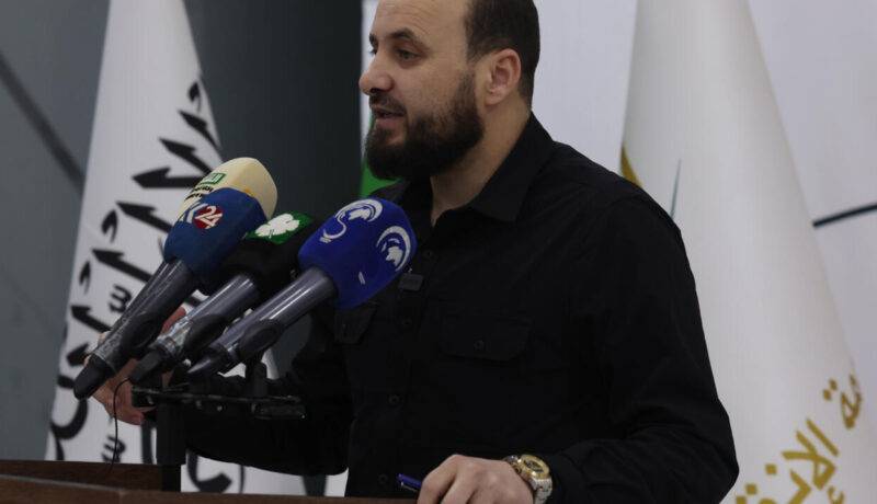 سوريا: مجموعة السبع مستعدة لدعم تشكيل حكومة "غير طائفية" والسلطات ستجمد الدستور والبرلمان