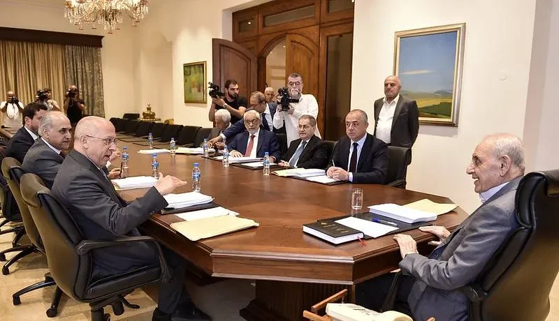 بري يُبقي قانون اقتراع المغتربين داخل اللجان الفرعية