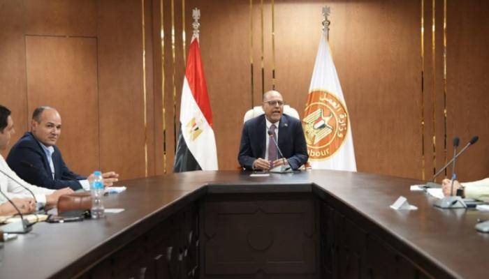 غرامات بـ20 مليون جنيه.. مصر تبدأ تطبيق قانون العمل الجديد على الأجانب