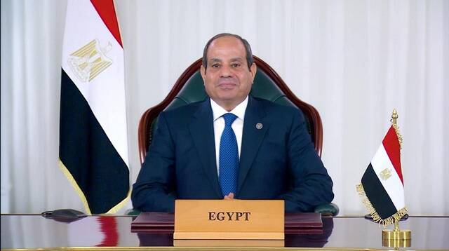 السيسي: العالم غارق في ازدواجية معايير وانتهاك سافر لأحكام القانون الدولي