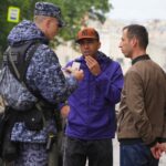 سياسة "إغلاق الأبواب".. كيف تغيرت قوانين الهجرة إلى روسيا وما هدفها؟ | سياسة