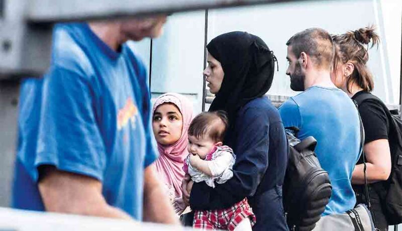 قانون هجرة يجرم الإقامة غير القانونية قانون هجرة يجرم الإقامة غير القانونية