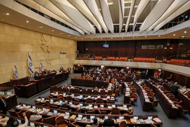 لجنة بالكنيست تصدق على طرح مشروع قانون لإعدام أسرى فلسطينيين